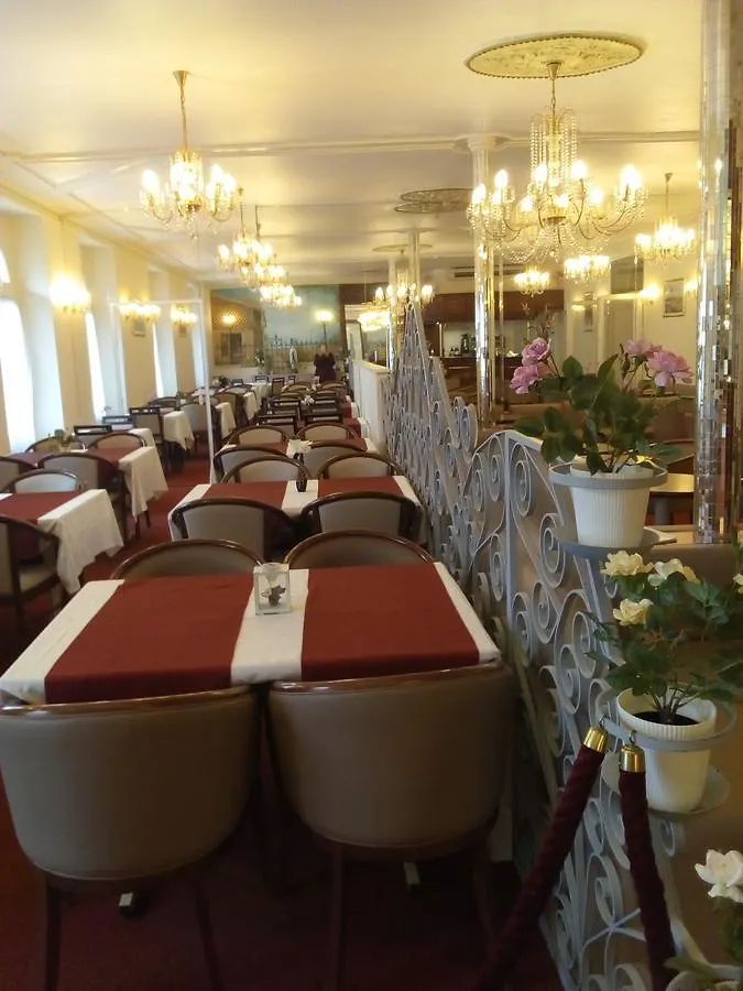 ***  Hotel Du Gave Lourdes France
