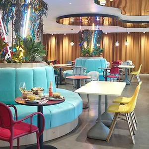 17 Batignolles Hotel Paris